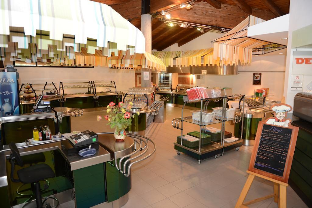Camping Village Pino Mare Lignano Sabbiadoro Exterior foto